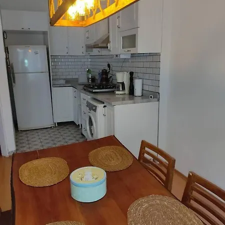 Charming 2-bed In اسطنبول